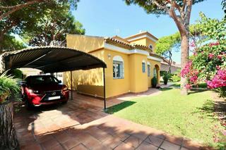 Rent Chalet in Avenida francia 23. Chalet en roche