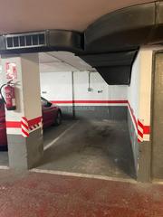 Miete Autoparkplatz in Carrer mossèn santiago oliveras 3. Alquiler parking moto