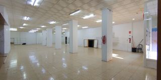 Lloguer Local Comercial en Calle jose vidal canet, de, 77. Venta de bajo comercial