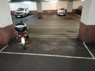 Aparcament de moto a Carrer de feliu casanova 30. Pk