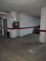 Location Parking voiture à Avenida navarro reverter, 6. Plaza de garaje para coche pequeño, moto o remolqu