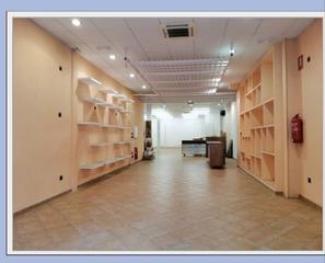 Local Comercial en Calle jiménez de la espada 45. Vendo bajo comercia cartagena