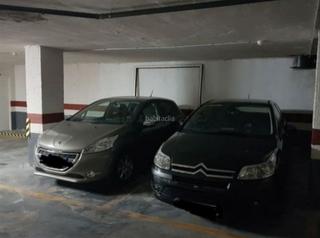 Aparcament cotxe a Carrer clara campoamor 2. 3 plazas de parking en garaje comunitario