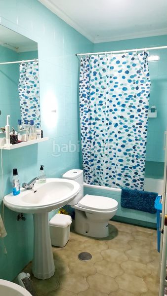 Piso en Calle ramon y cajal, s/n. Particular vende piso 3d en segunda línea de playa (Manilva, Málaga)