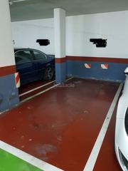 Autoparkplatz in Carrer de monturiol 16. Plaza parquing en parc europa