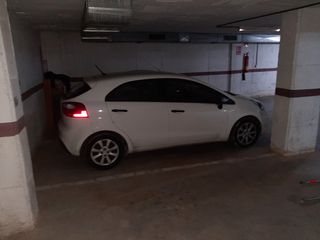 Alquiler Parking coche en Avinguda francesc macia, 231. Ultima plaza para turismo gama media