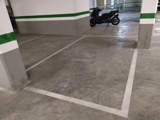 Aparcament cotxe a Carrer de la fontsanta 10. Garaje en carrer fontsanta coche pequeño/mediano
