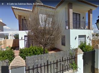 Xalet a Calle las sabinas 2. Casa en baza con vistas a la sierra