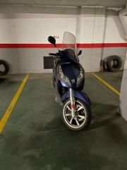 Rent Car parking in Riu besos, 6. Bon facil d´aparcar, cotxe grand