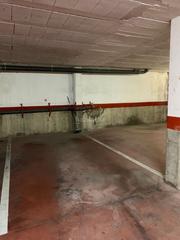 Autoparkplatz in Carrer de jaume i 38a. Plaza de parking grande