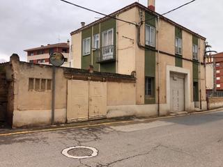 Pis a Calle san cristóbal 1. Casa con ascensor en el centro de fuenmayor