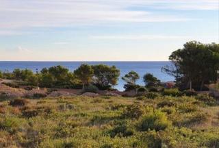 Terreny residencial a Carrer salardú 9. Parcela edificable con vistas al mar