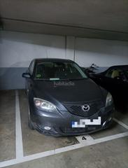 Aparcament cotxe a Carrer de joaquim casas 13. Venta de parking en parque central
