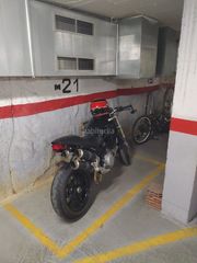 Lloguer Aparcament de moto a Carrer de pere iv 16. Parking para 2 motos o moto y bicicleta en llacuna