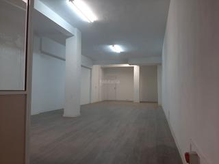 Local commercial à Carrer de montcada 59. Cerca ambulatorio