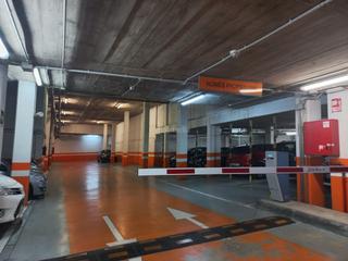 Aparcament cotxe a Carrer molí 3. Parking privat vigilat 24h