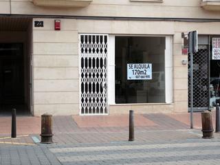 Miete Geschäftsraum in Calle santa quiteria 18. Local comercial en alcázar de san juan