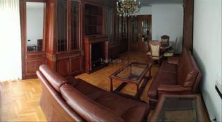 Rent Flat in Avenida de la paz 19. Zona deportiva,piscina, jardines en centro logroño