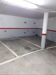 Rent Car parking in Carrer folch i torres, 56. Parking en folch i torres, 42. piera