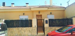 Appartement à Calle josé cerdá garcía 4. Adosado en la algueña