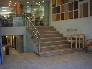Geschäftsraum in Carrer d'anselm clavé 57. Gran local comercial con grandes posibilidades