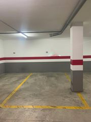 Rent Car parking in Calle condes de trigona, 3. Alquilo dos aparcamientos