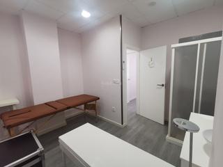 Rent Business premise in Calle masegosa 7. Bajo comercial listo para iniciar