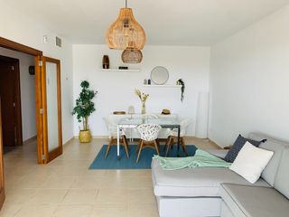 Etagenwohnung in Carrer migjorn, de, sn. Precioso, amplio y luminoso piso mediterráneo