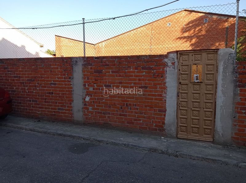 Foto 58fe636e-f831-4e62-8761-65bd386e2ae5. Wohngrundstück in calle eulogio jiménez 45 in Méntrida