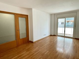 Rent Flat in Carrer francesc moragas, 66. Precioso piso en alquiler