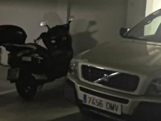 Parking voiture à Calle luis montoto 63. Garaje en edificio emperador al lado ave