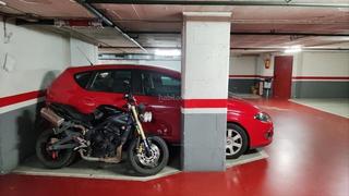 Posto auto in Carrer de mallorca 437. Parking coche mediano + moto