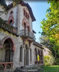 Villa in Torre (viladomiu vell), sn. Mansión modernista