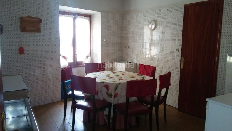 Foto 3ea68011-040d-4f0a-aaad-d2bd26f38591. Casa a plaza ibarra 3 a Briones