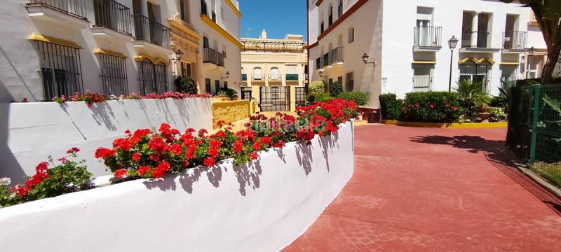 Foto c1b4385e-23e8-40b9-980f-bf73ca60bf75. Piso en avenida pez espada 3 piso en avenida pez espada, 3, bloque 3, bajo, ext en Rota