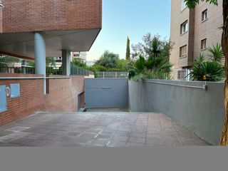 Miete Autoparkplatz in Carrer sinies (de les), 6. Parking coche en carrer de sinies