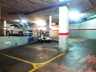 Parking coche en Carrer de marinel·lo bosch 45. Parquing en venta. terrassa zona universitaria - u