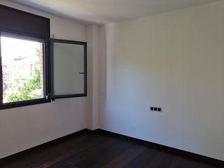 Dúplex en Avinguda massana, 15. Dúplex zona en zona semiresidencial