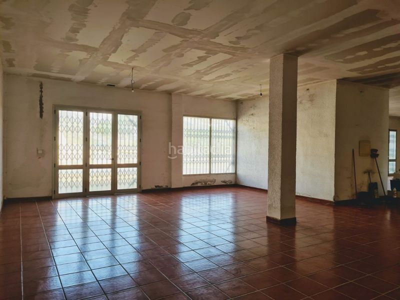 Foto afb0904b-5639-4049-8651-59e237e3192e. Alquiler local comercial en carretera vilaflor 75 ideal porque no tiene vecinos colindantes en Arona