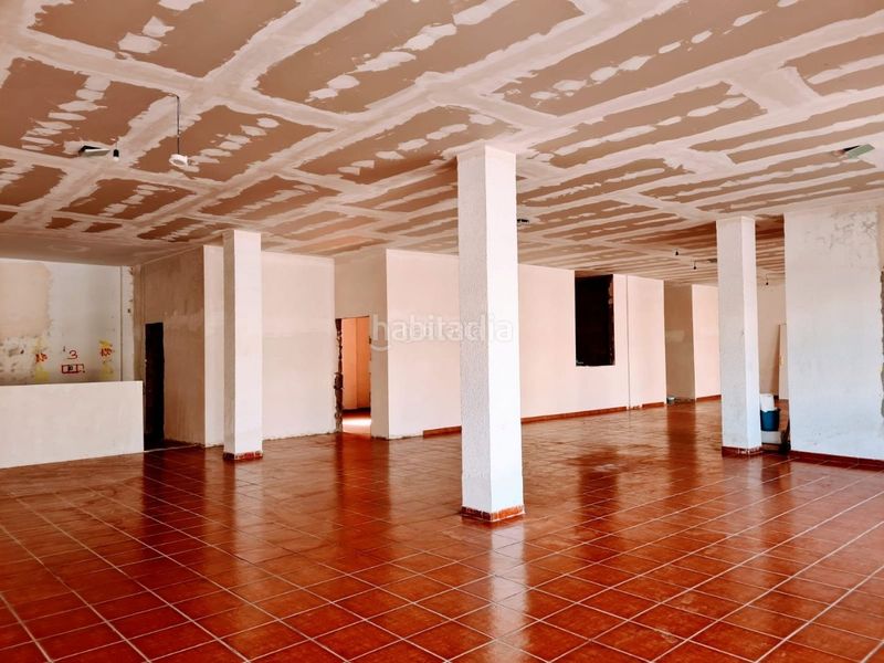Foto d359f47d-2db0-44ad-a682-77c342d05c94. Alquiler local comercial en carretera vilaflor 75 ideal porque no tiene vecinos colindantes en Arona