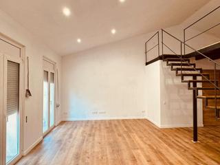 Pis a Carretera de pardines 10. Vivienda con terraza cerca de la montaña y el rio