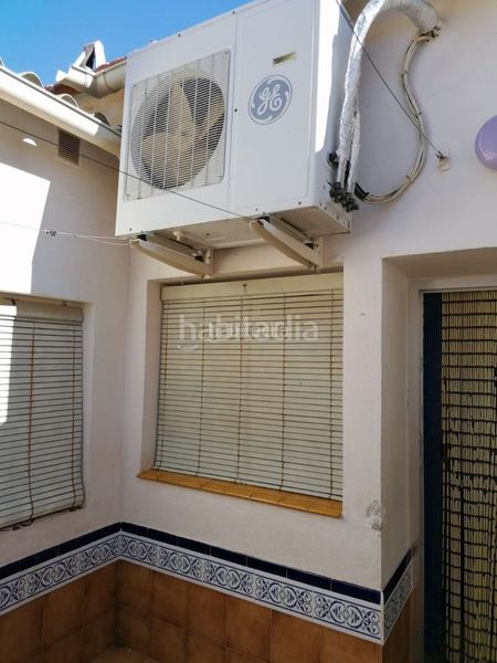 Foto c324f430-a3bf-4078-bee3-e141e2e0e274. Casa pareada en calle la torre 10 casa en el centro en Porzuna