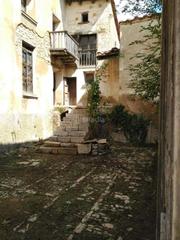 Maison à Plaça la constitució 5. Casa singular para hotel/ casa rural