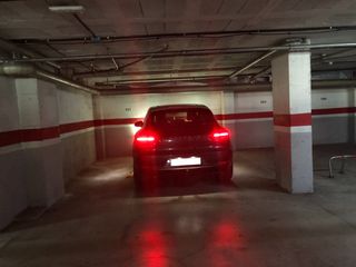 Location Parking voiture à Carrer louis braille (de), 1. Gran plaza de parking de 30 m2 (6x5 metros)