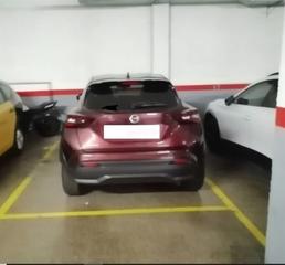 Aparcament cotxe a Avinguda de la generalitat 153. Para coche grande y fácil maniobra