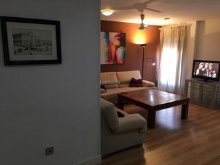 Piso en Calle castelar 5. Ideal para parejas jóvenes