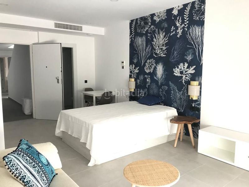 Foto 1ec4a209-e691-4670-be4d-2a7a7ab45514. Piso en calle dávila bertoli 20 moderno, nuevo y atractivo estudio-zona prime en Torremolinos