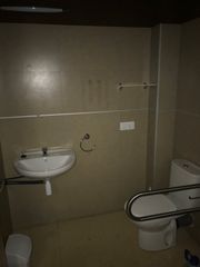 Local Comercial en Passeig de la república, 13. Local 209 m2 planta baja y entresuelo a dos calles