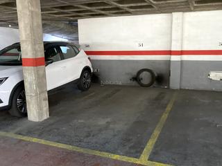 Aparcament cotxe a Carrer de lafont 34. Plaza de parking amplia en poble sec
