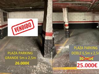 Aparcament cotxe a Carrer de vilarós 5. Parking doble en venta